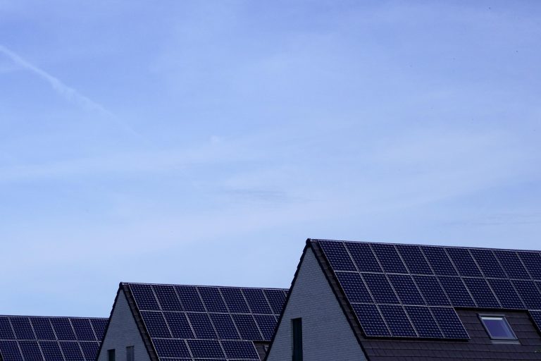 cate panouri fotovoltaice sunt necesare pentru o casa