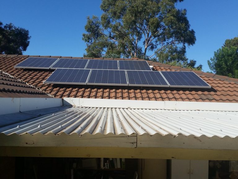 de cate panouri fotovoltaice ai nevoie pentru o casa