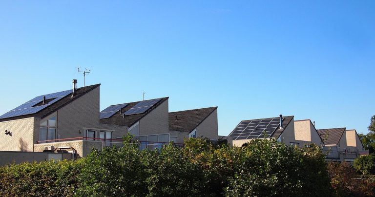 cate panouri solare trebuie pentru o casa